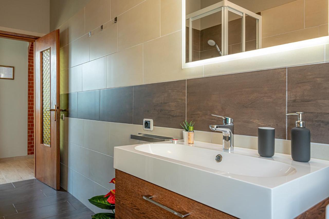 Apartament Casa Bellavista Wi-Fi Parking Free San Siro  Zewnętrze zdjęcie